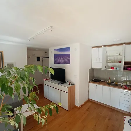 Lavanda Apartment *